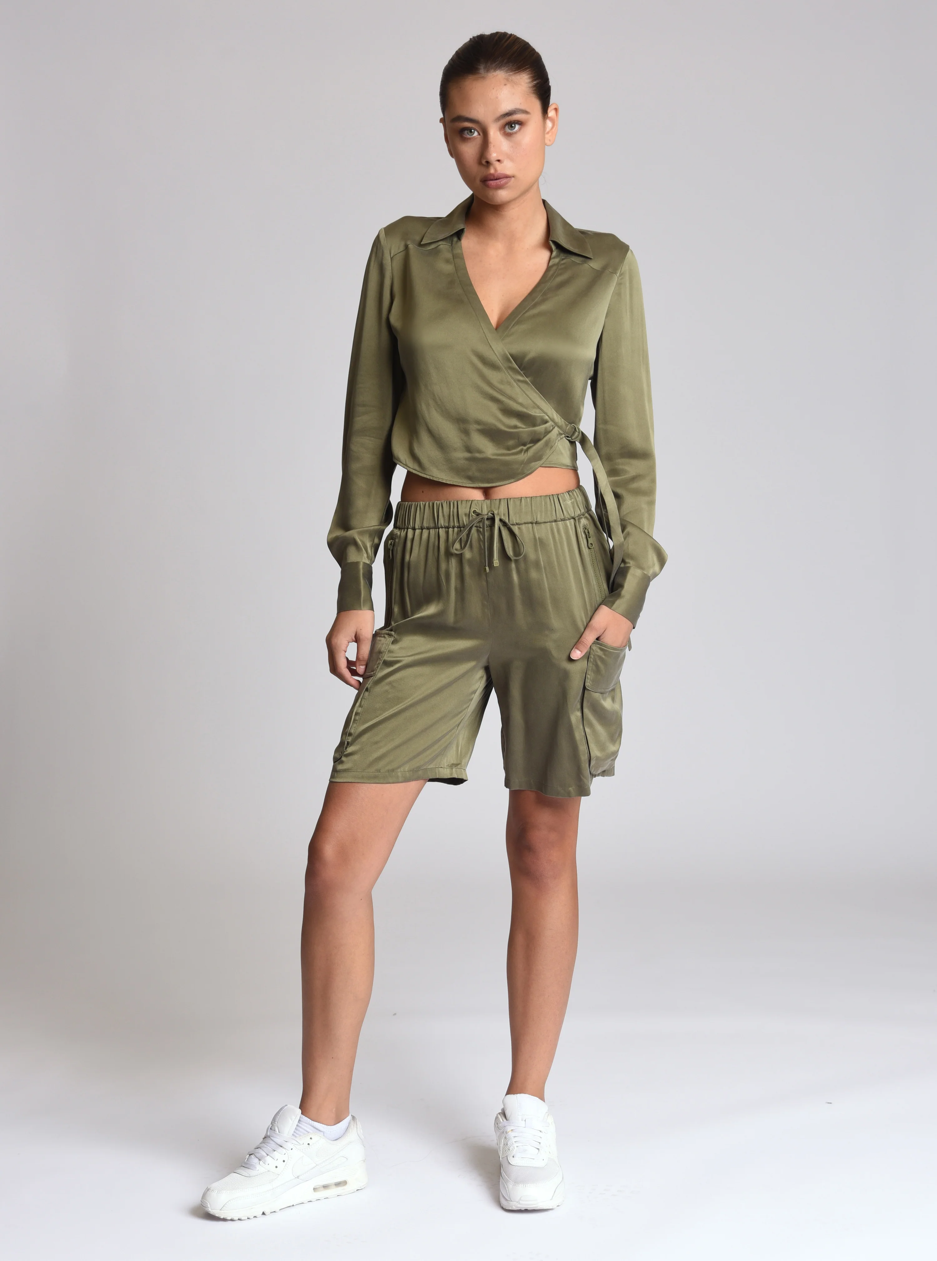 $25 Chelsea Silk Bermuda Cargo Short FINAL SALE - Image 3